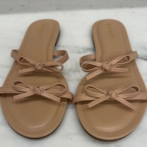 BAMBOO Women's Nude Bow Sandals. Size 8. Like new
